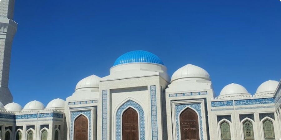 Ein Blick auf die Tradition: Die Schönheit von Astana enthüllen Bas Meşıtı